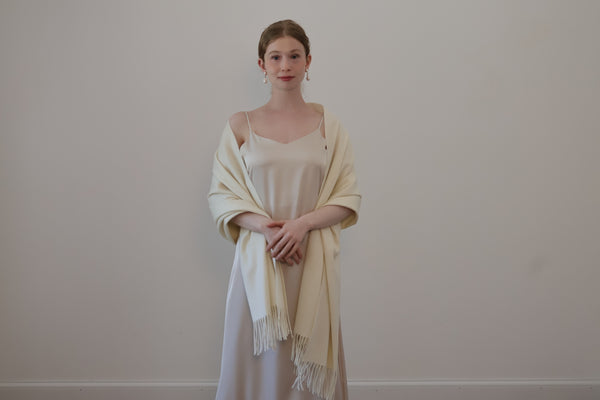 The Signature Cashmere Drea - Ivory