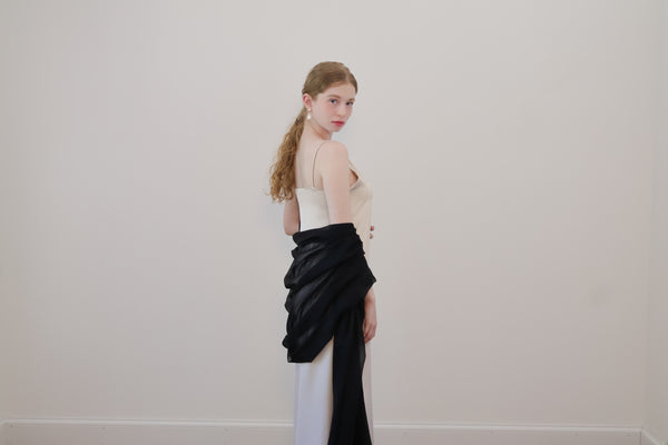 The Superfine Cashmere Drea - Black